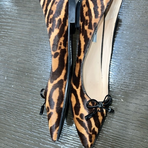 Prada leopard print flats 37 1/2 preowned excellent condition. Authentic - Picture 7 of 8